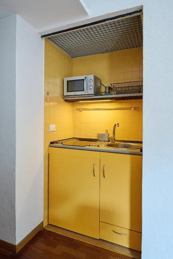 Artist Nadia'S Apartment In Porta Vercellina 밀라노